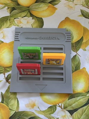 Gameboy game holder for 12 games new