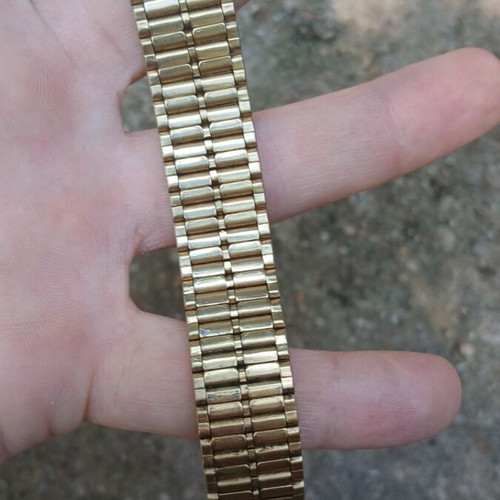 Seiko Quartz SX V701-6K00 wristwatch like new, missing strap clasp