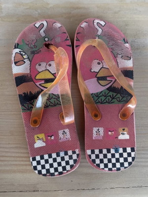 Angry Birds flip flops size 32 refurbished, red