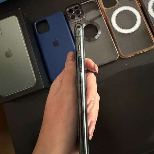 iPhone 11 Pro 256GB like new, midnight green