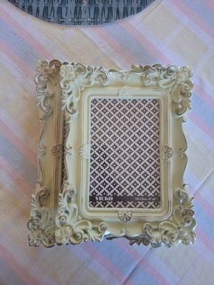 VICKO photo frames with vintage embossed design, cream