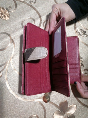 Fragola wallet slightly used in excellent condition