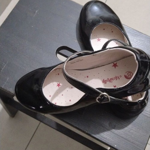 Black children's ballerina shoes, size 36
