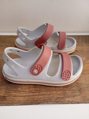 Crocs sandals unisex size 31 used, turquoise and pink