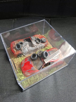 Handmade Barn Find diorama with 2 Ferrari 458 Spider new