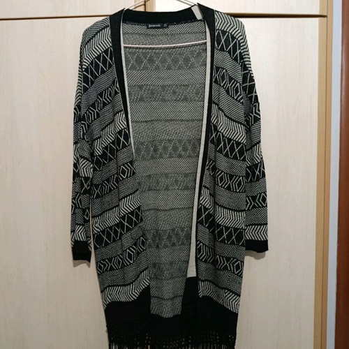 Stradivarius black and white cardigan with fringes like new, size M
