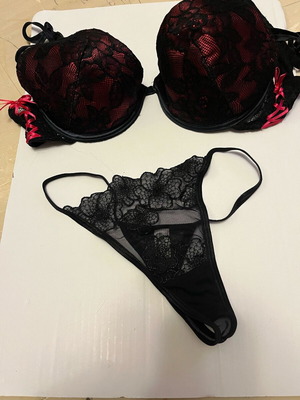 Lingerie set new, slip size M and bra various sizes black and pink