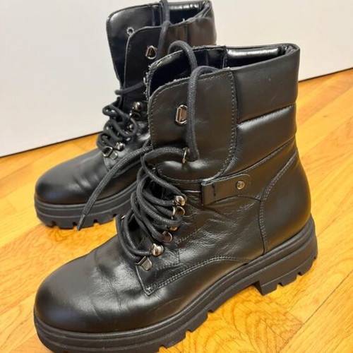Sisley leather boots like new, black, size 38