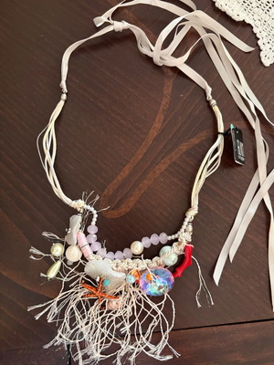 White necklace
