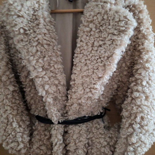 Zara coat like new, beige with belt, size S