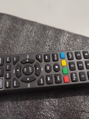 Digi View remote Bht1606 like new, 2 in 1