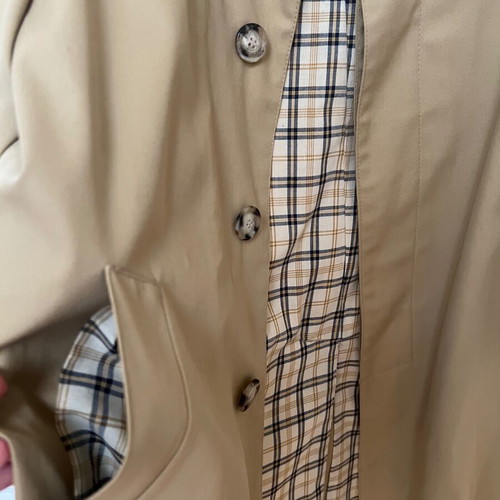 Children's trench coat like new, size 6 years, beige-camel
