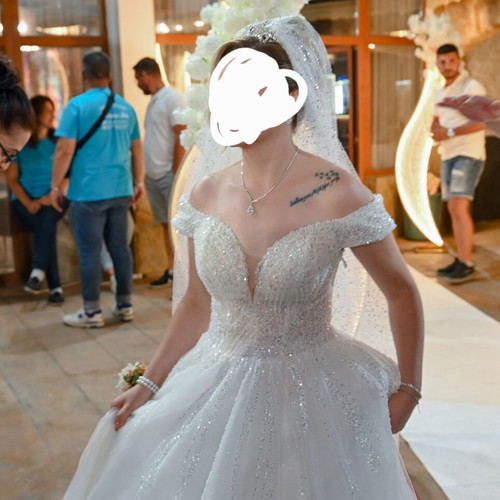 Wedding dress like new with veil and shoes, white, sizes S and M