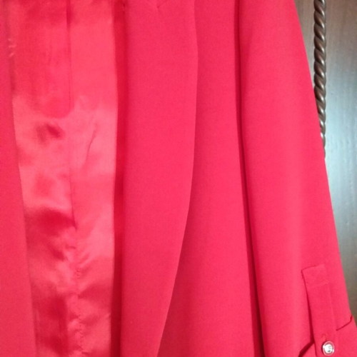 Women's blazer like new, red with buttoned sleeves