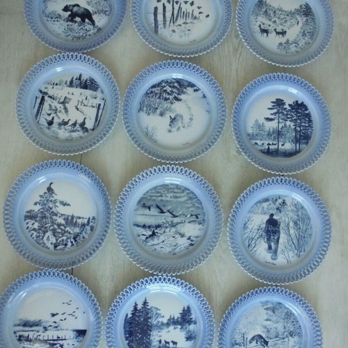 Bing & Grøndahl set of 12 vintage porcelain collector plates Denmark