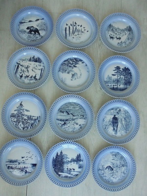 Bing & Grøndahl set of 12 vintage porcelain collector plates Denmark