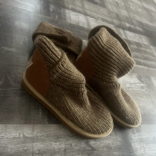 Ugg boots authentic new beige brown size 36