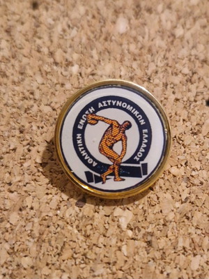 Pin like new