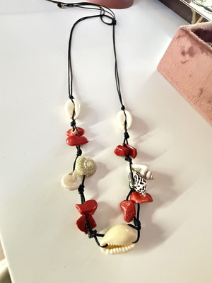 Necklace with shells new