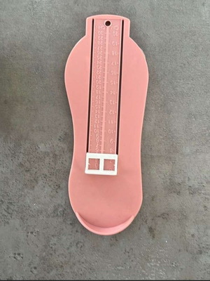 Children's Foot Measuring Device new, pink plastic
