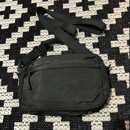 Men's khaki shoulder bag used H&M