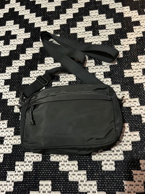 Men's khaki shoulder bag used H&M