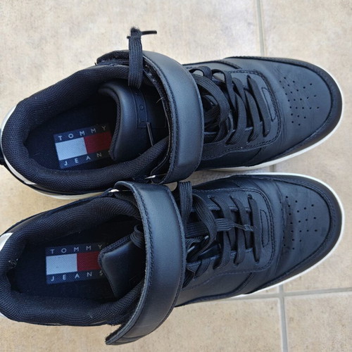 Tommy Hilfiger casual sneakers, black and white, size 41