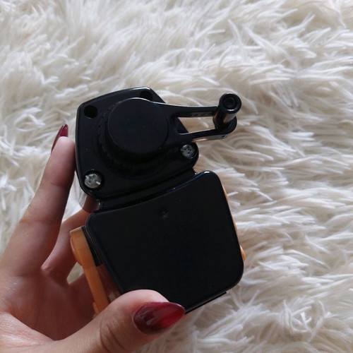 Sharpener with crank in excellent condition