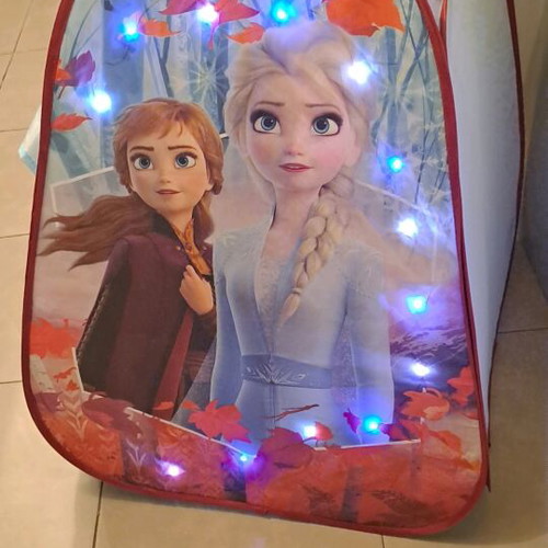 Frozen play tent foldable with lights like new
