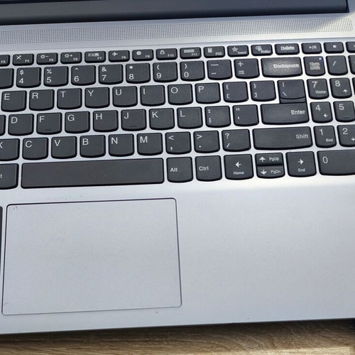 Lenovo IdeaPad Slim 3 15IAH8 15.6" FHD i5-12450H 16GB 512GB SSD like new