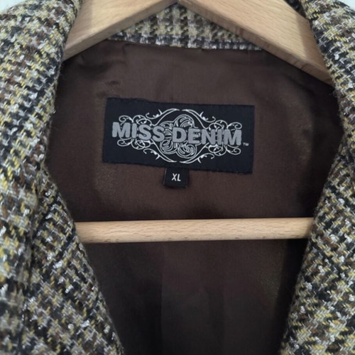 Jacket used, fits M/L