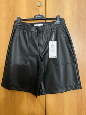Only women's faux leather shorts black, new, size L