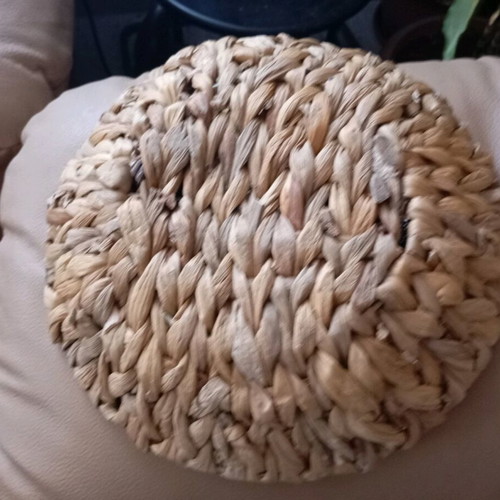 Vintage straw basket handmade like new