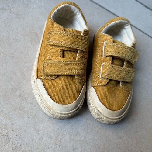 Kids sneakers size 24 like new, yellow corduroy fabric