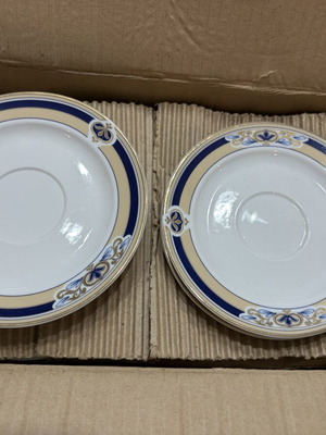 Set of plates, new, never used