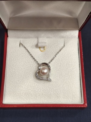 14K White Gold Heart Pendant with Diamonds and Japanese Akoya Pearl, 40 cm chain