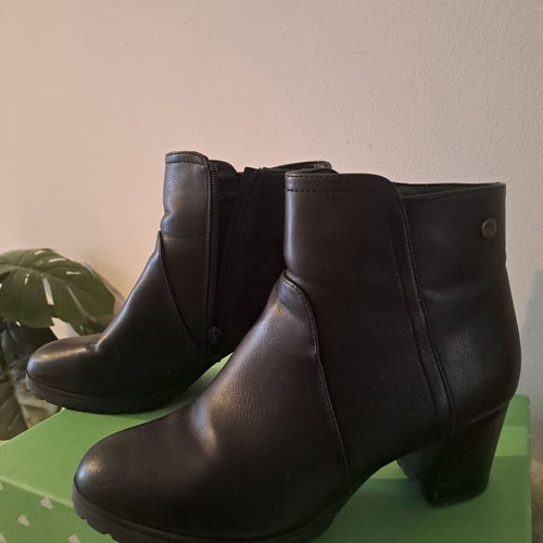 Women's leather ankle boots like new, black, size 38, low chunky heel