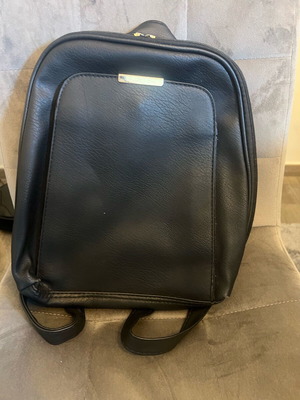 Black backpack bag like new