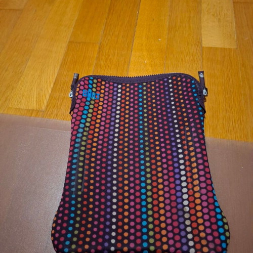 Built laptop or tablet case 10" like new, colorful dots