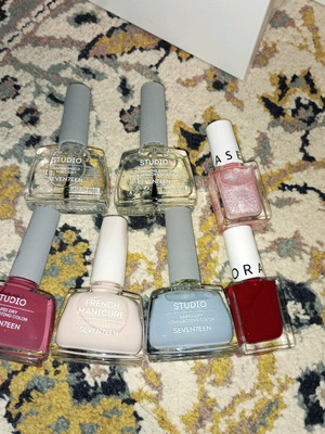 Βερνίκια σετ μεταχειρισμένο, το 116 με ελαφριά χρήση, τα άλλα νέα