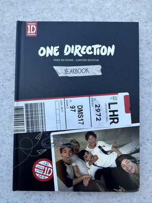 One Direction Take Me Home Limited Yearbook Edition CD like new, pop