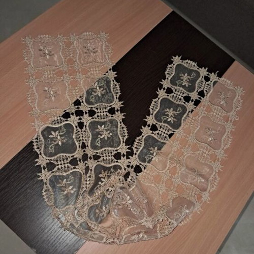 Set of 2 embroidered table runners