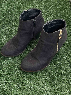 Women's ankle boots used, 8cm heel, size 39, black