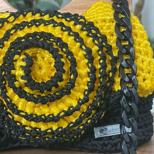 Handmade knitted crossbody bag black and yellow with wooden handle and bone chain new