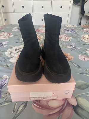 H&M ankle boots, black, size 37.5-38, fur lined