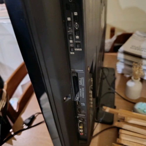 Toshiba 32 TV with remote control