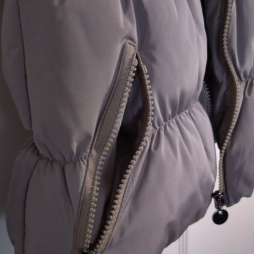 Grey children's sleeveless jacket with hood like new, size S
