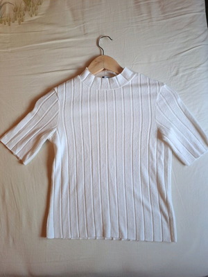 Bershka white t-shirt size XS like new
