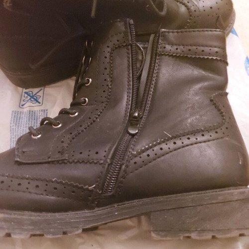 Women's black ankle boots size 39 like new, worn minimally