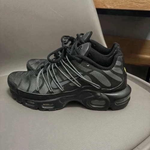 Nike Air Max Utility sneakers used, black metallic platinum reflective, size 39
